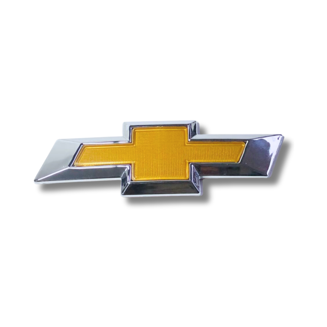 EMBLEMA INYECTADO CHEVROLET SPARK GTI / TRACKER TRASERO N200-N300 BAÚL/PERSIANA