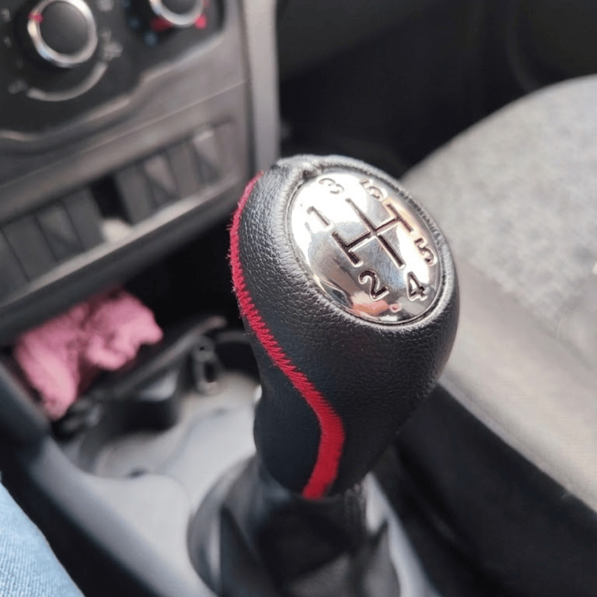 Pomo Palanca de Cambios Renault Sandero Logan Duster 1.6 en Cuero